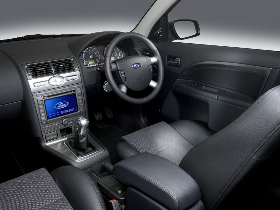  Ford Mondeo Titanium 2004 года  (фото 16 из 38)